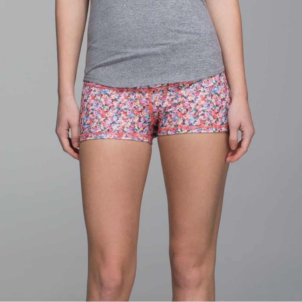 Lululemon Boogie Short - Prism Petal Multi - size 6